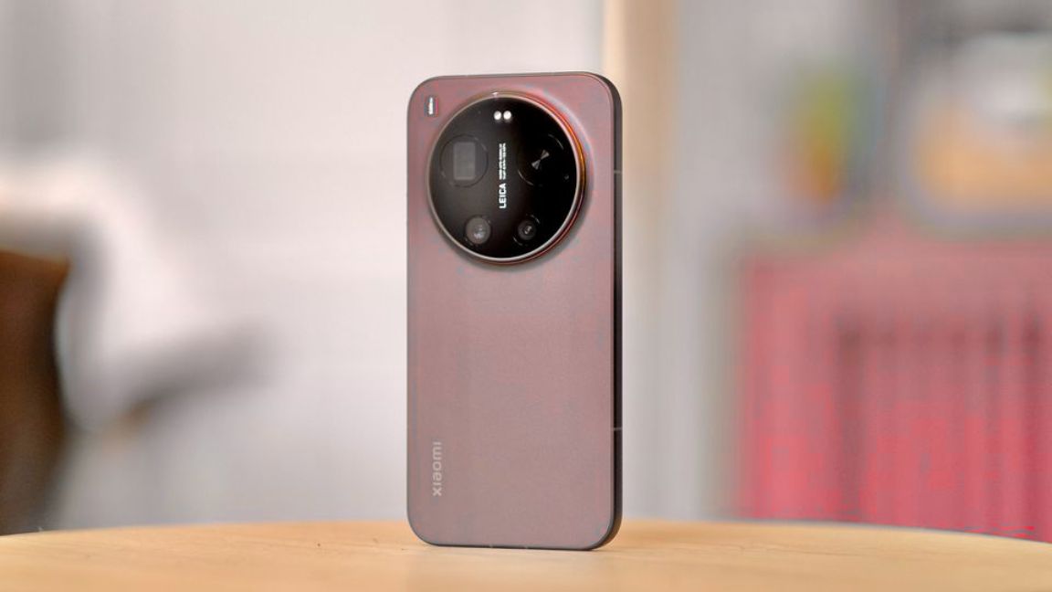 Xiaomi 17 Ultra Review: Ultimate Flagship Smartphone with Powerful Performance and Luxury Design
